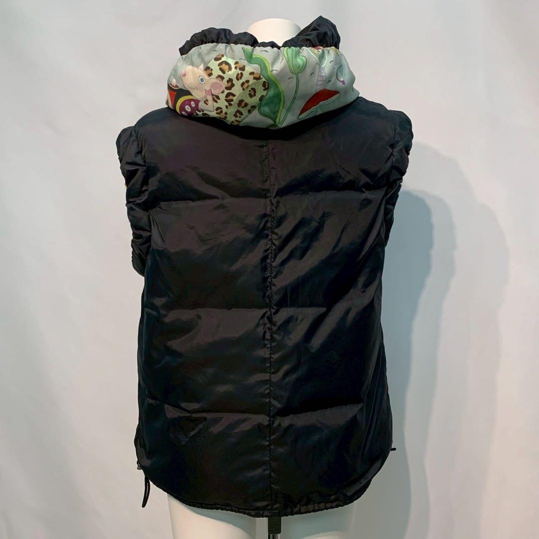 美品✴︎アルベロベロ ブタさん 花柄 リバーシブル ダウンベスト