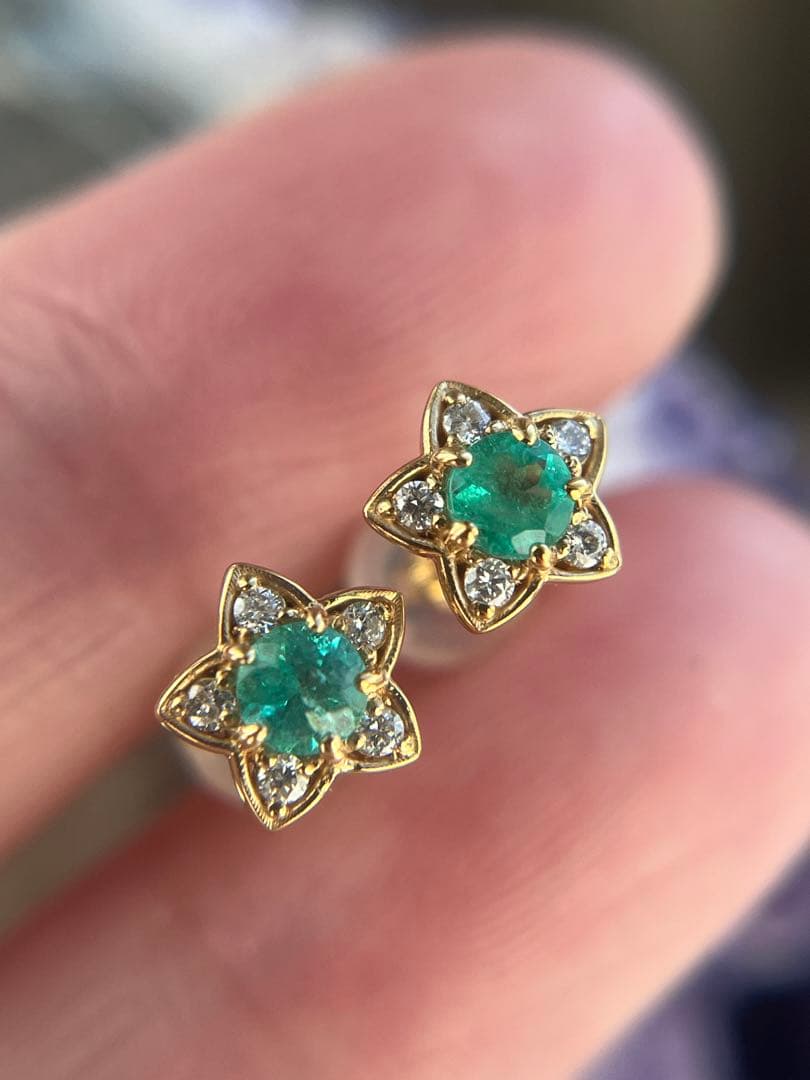 新品K18YGエメラルド0.2ctダイヤモンドピアス鑑別付