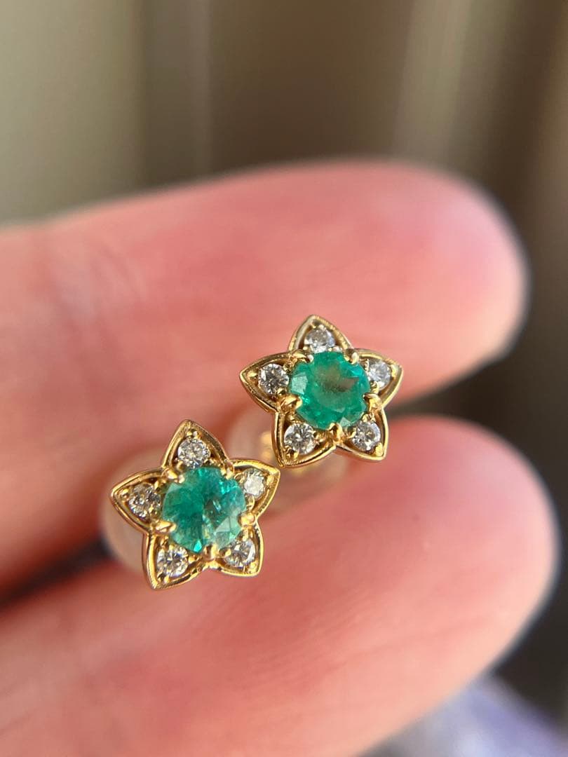 新品K18YGエメラルド0.2ctダイヤモンドピアス鑑別付