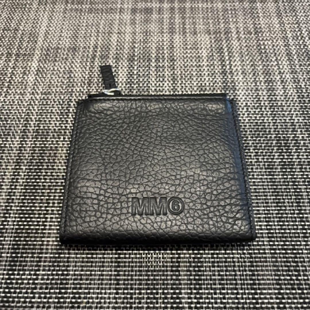 MM6二つ折り財布