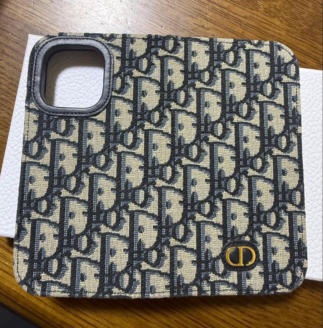 DIOR 30 Montaigne iPhone 16 Pro 手帳型ケース