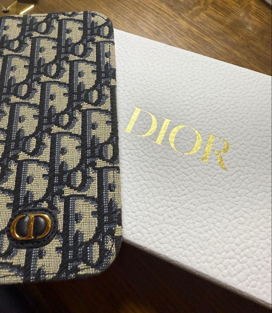 DIOR 30 Montaigne iPhone 16 Pro 手帳型ケース