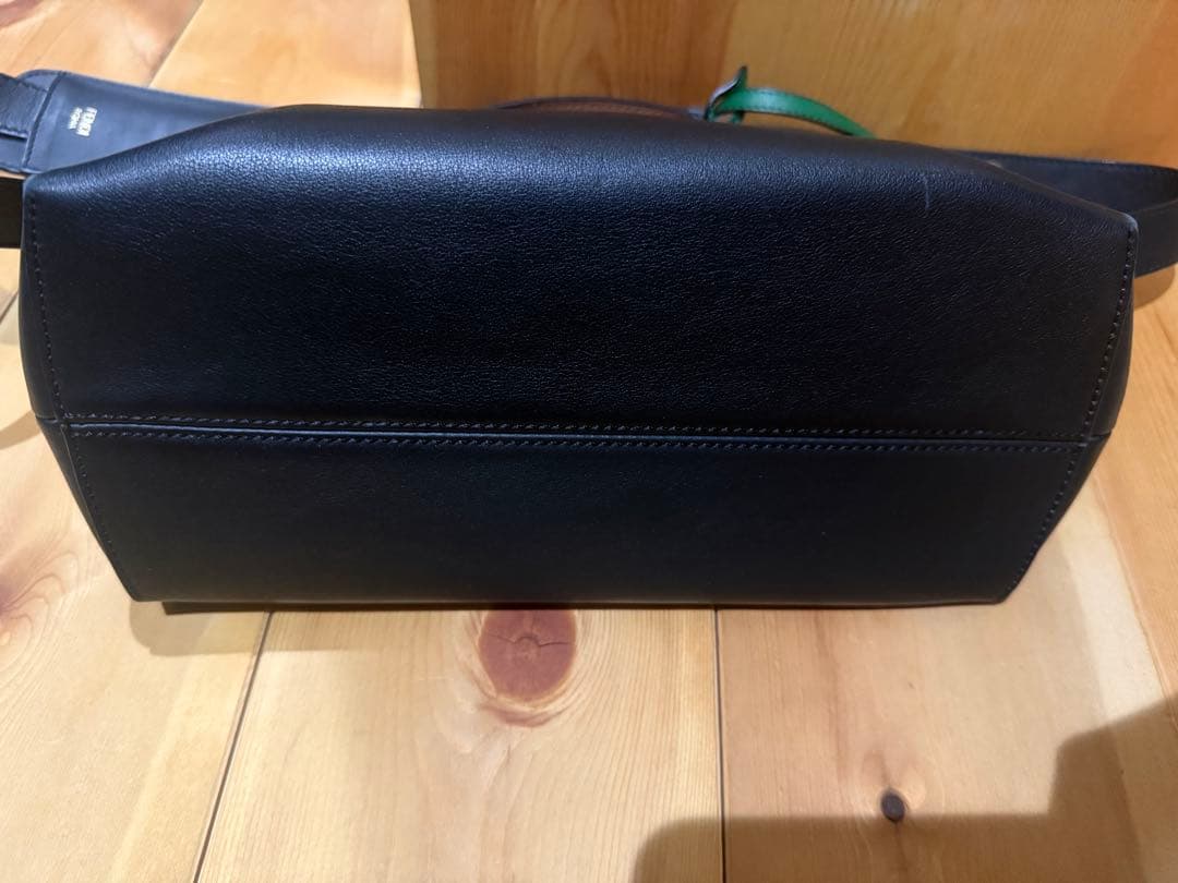 FENDI バイザウェイ ミディアム　ブラック