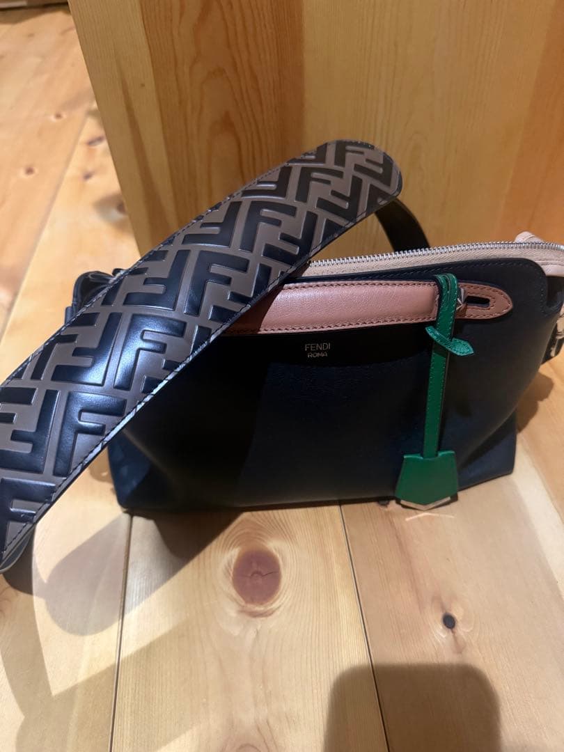 FENDI バイザウェイ ミディアム　ブラック