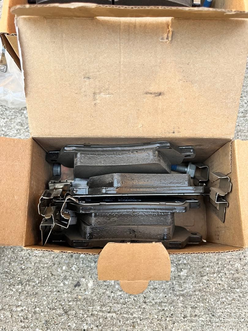 専用❗️ディフェンダー90/110 純正ブレーキパッド、ハーネスセット