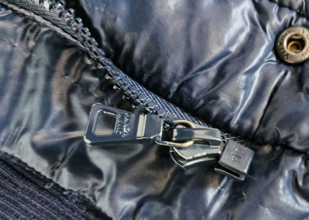 Janie　 PRADAネイビー ダウンジャケット08サイズ