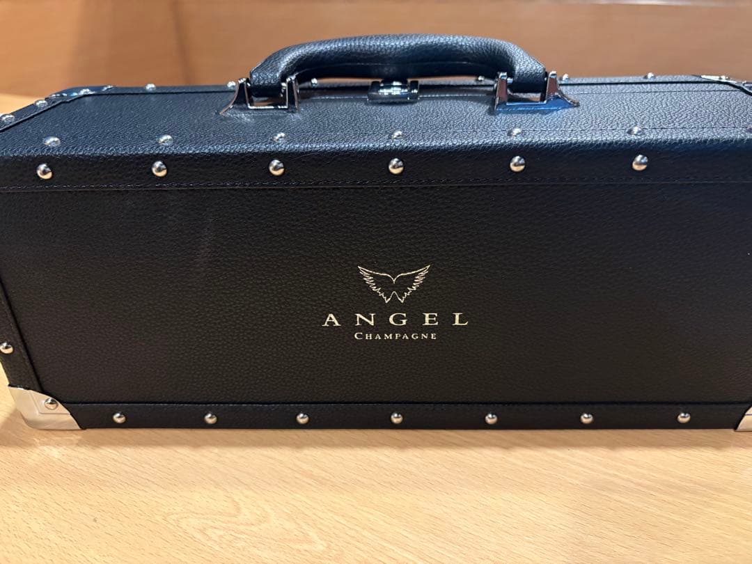 ANGEL Champagne 750ml 専用ケース付き