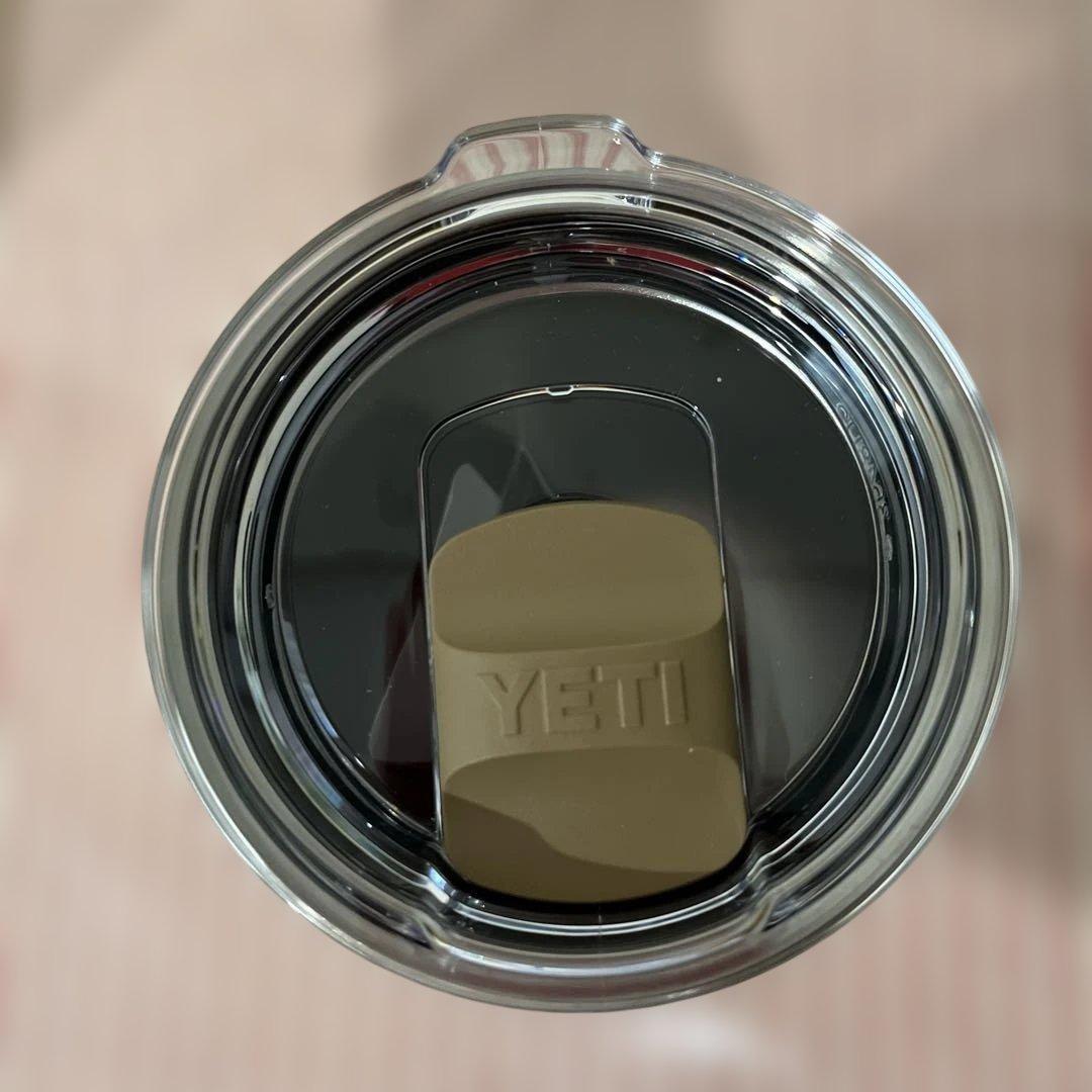 YETI Rambler 20 oz Tumbler 迷彩柄