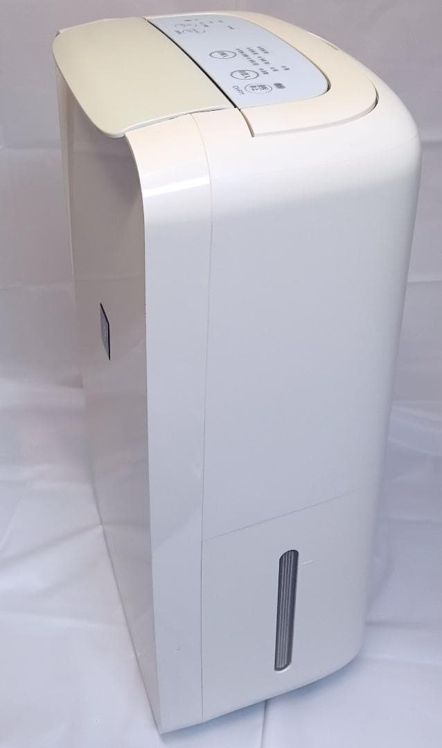 ●●SHARP 衣類乾燥除湿機（CV-P71-W)中古動作品）2023年製●●