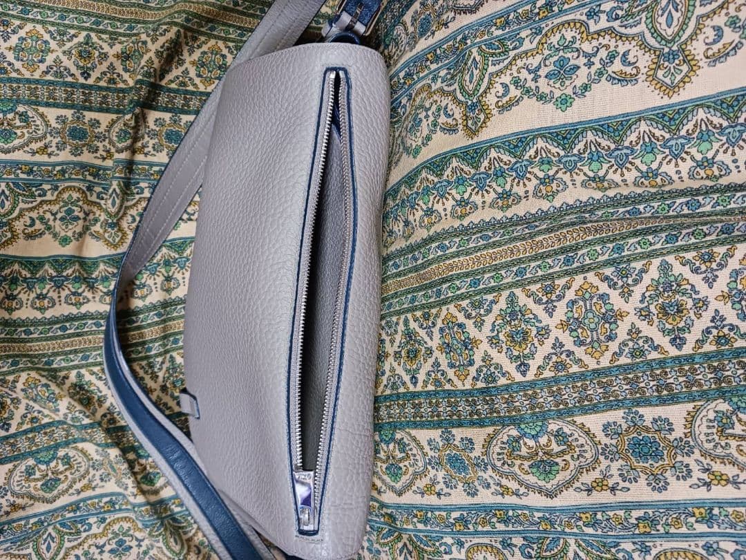 和ぴち　フルラ ジョーヴェ ショルダーバッグ 大容量