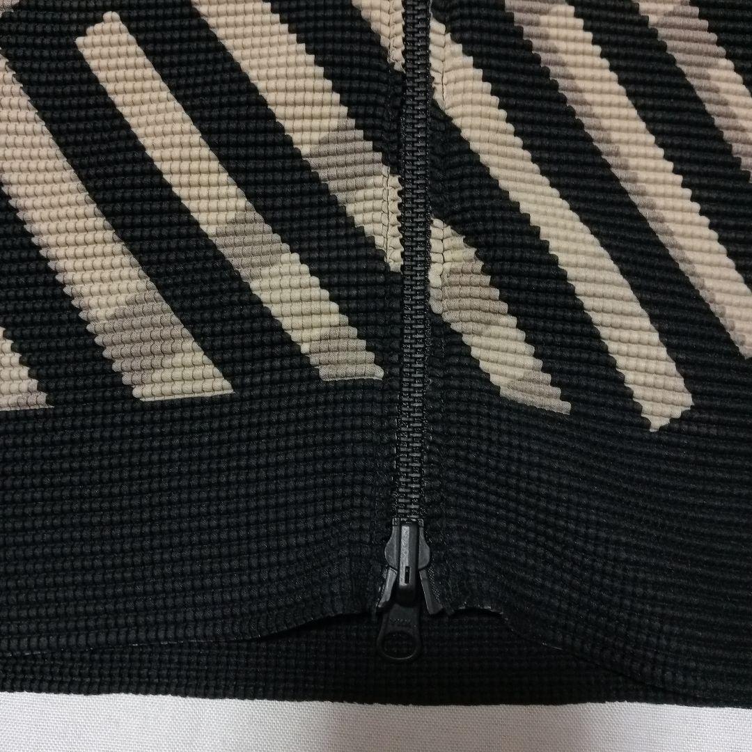 イッセイミヤケ me ジャケット ダブルジップ 幾何学模様