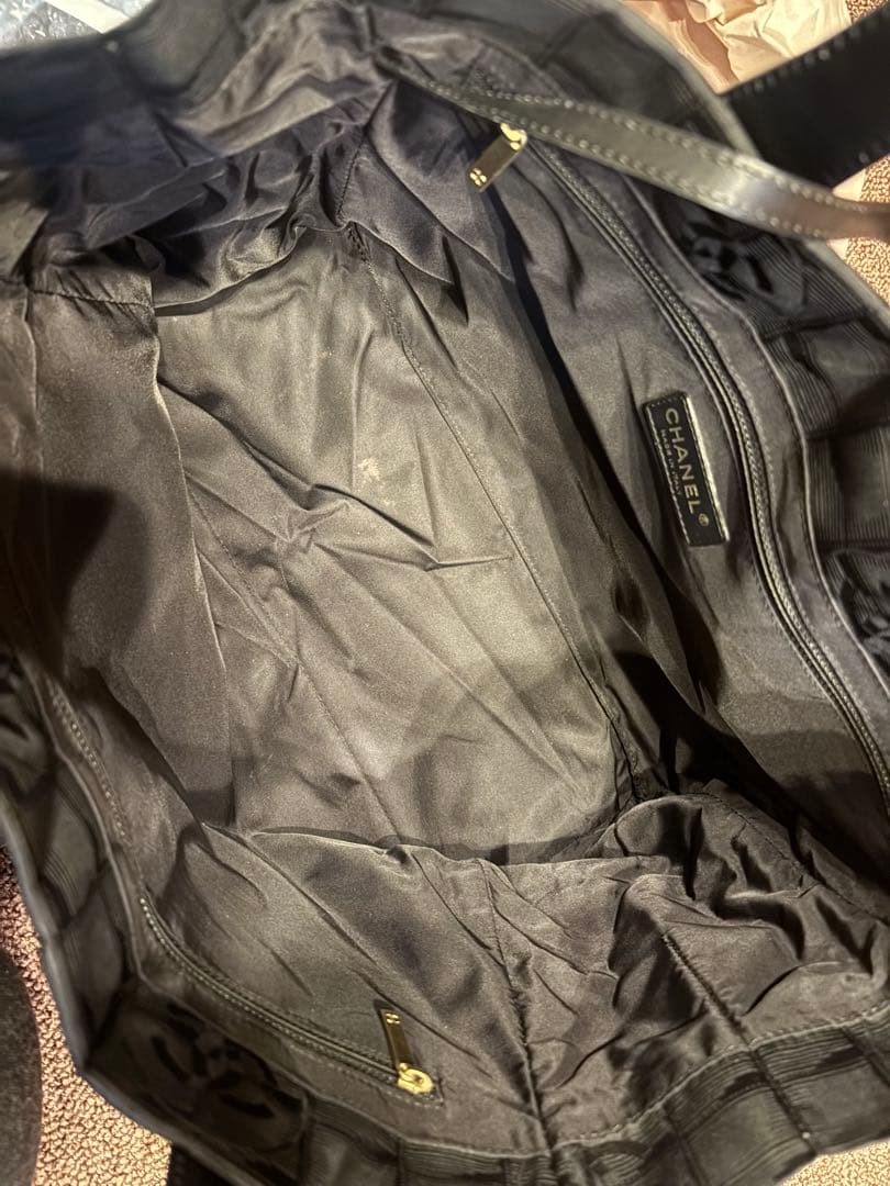 CHANEL シャネル　ニュートラベルライントートMM ブラック2