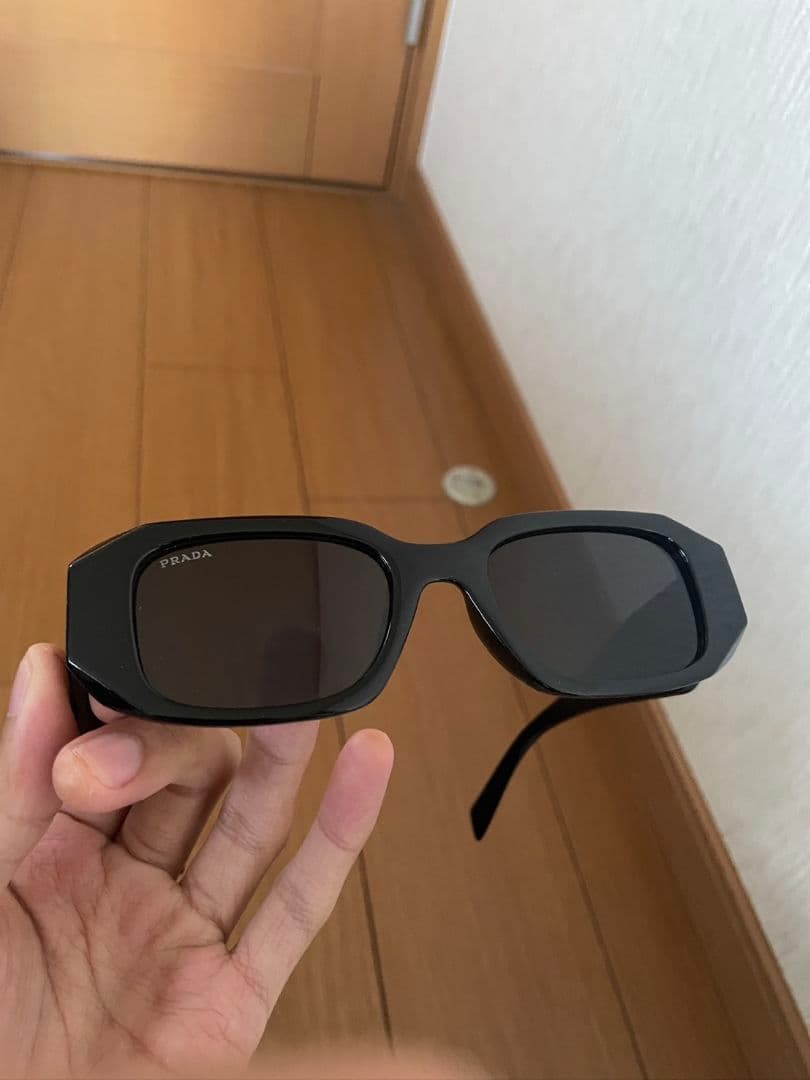 PRADA スクウェア型 サングラス