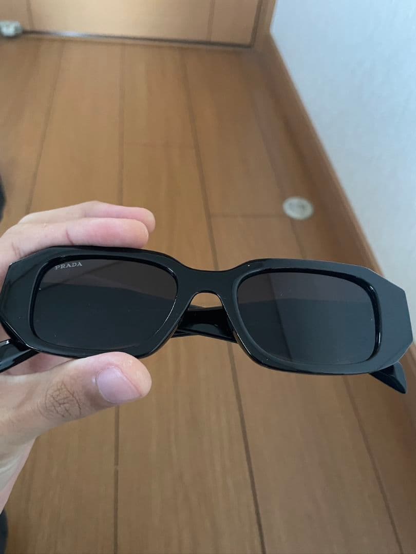 PRADA スクウェア型 サングラス