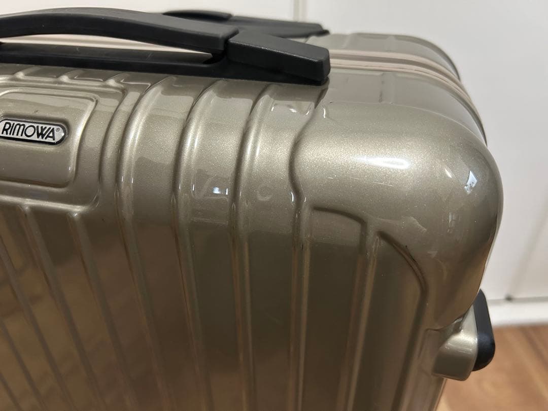 RIMOWA 中型キャリーケース(機内持ち込みサイズ)