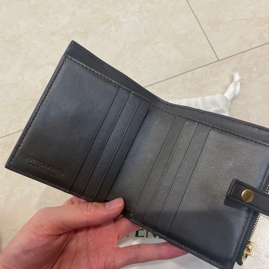 Bottega Veneta グレー二つ折り財布　コンパクト