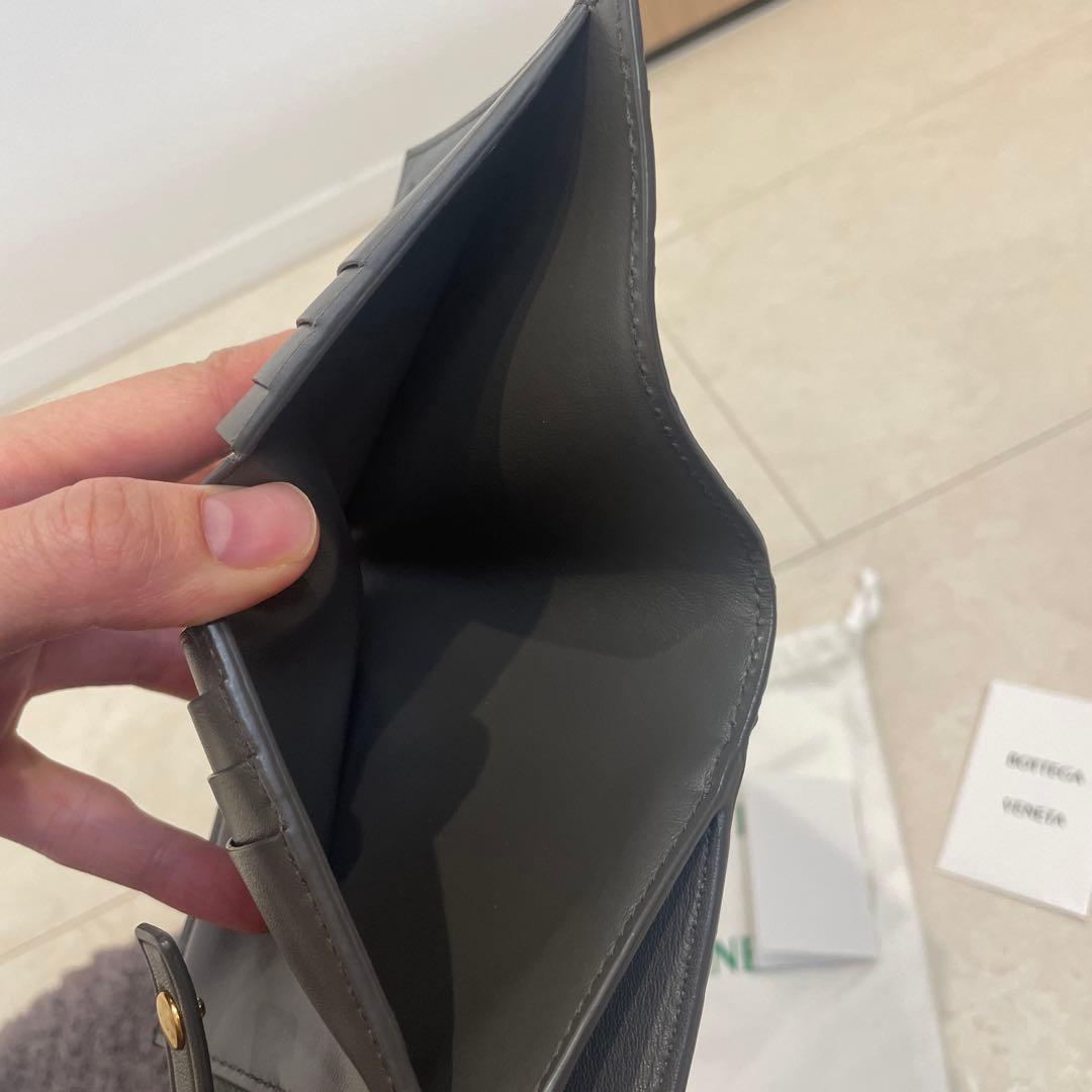 Bottega Veneta グレー二つ折り財布　コンパクト