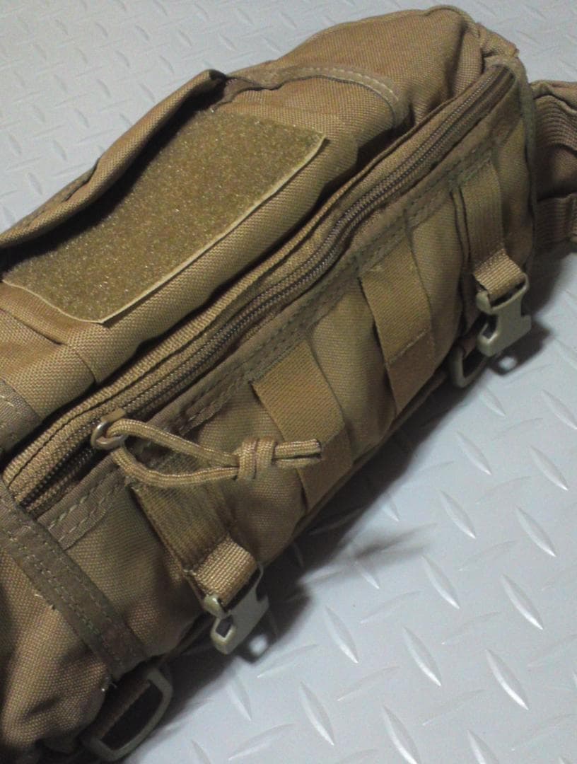 米軍実物 AWS タクティカル & ユニバーサル ファニーパック コヨーテ