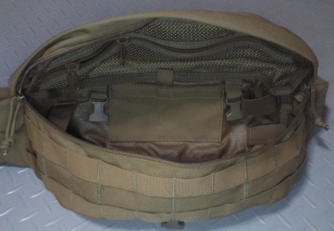 米軍実物 AWS タクティカル & ユニバーサル ファニーパック コヨーテ