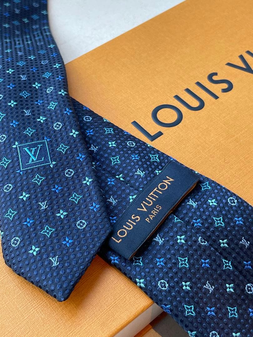 【新品未使用】LOUIS VUITTON ネクタイ ネイビー　成人式向け