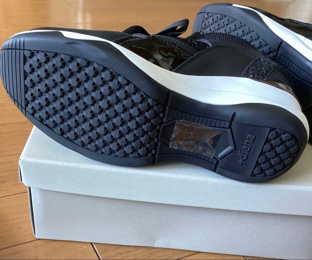 ➕ダイアナ　厚底スニーカー　ブラック　23cm