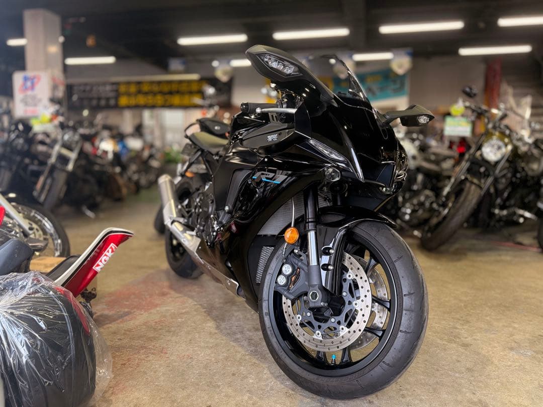 2022年製　YZF-R1 カウルセット　ヤマハブラック