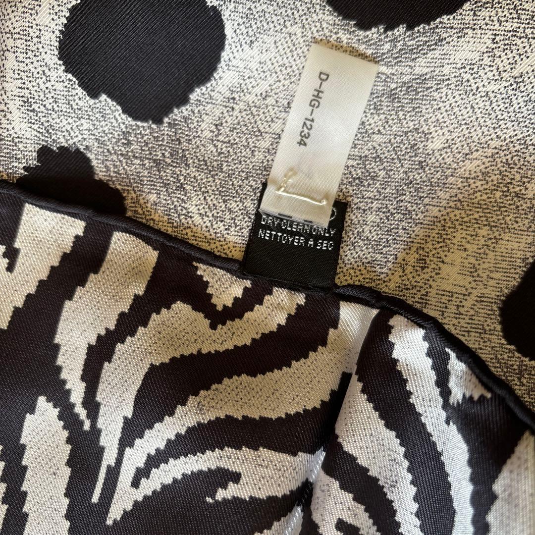 かりんと❗️レア！未使用！極美品！FENDIシルク100%ストール　ゼブラ柄