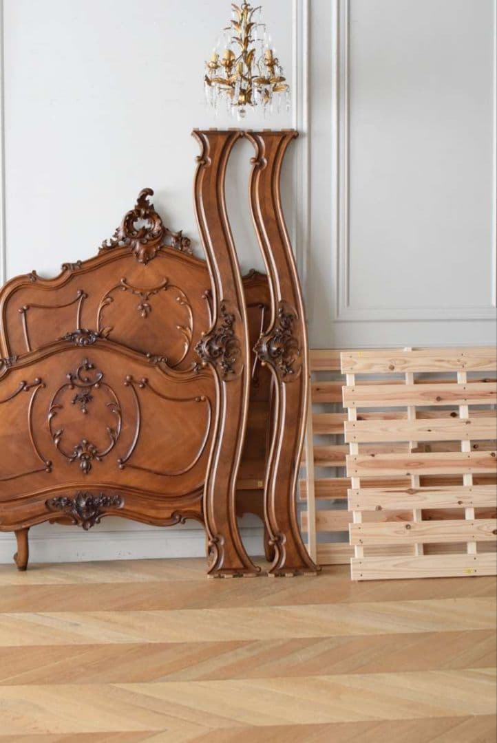 ロココ様式 木製ベッド ブラウン