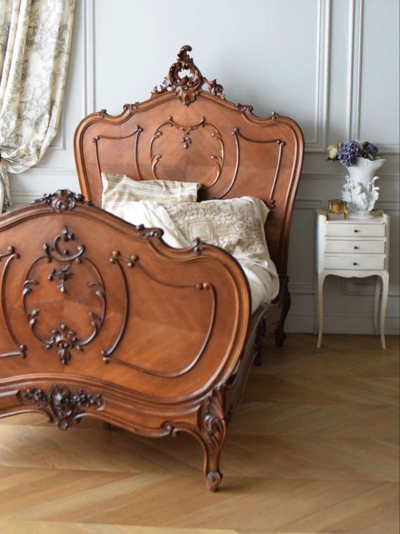 ロココ様式 木製ベッド ブラウン