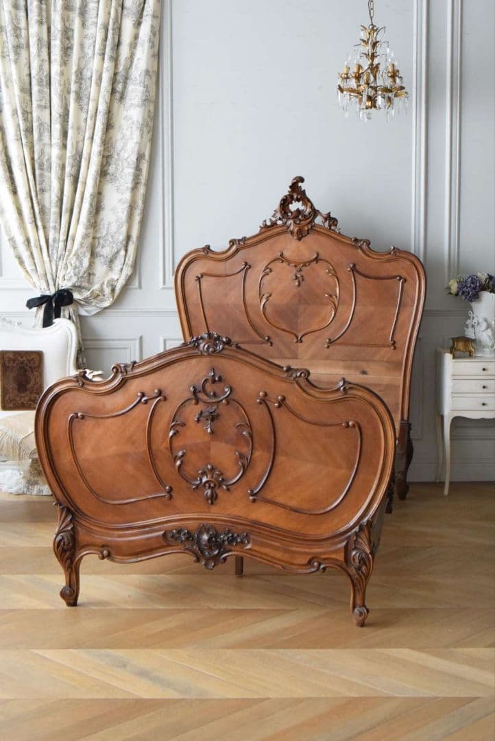 ロココ様式 木製ベッド ブラウン