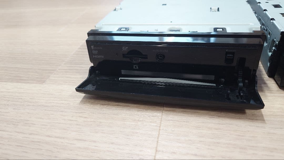 AVIC-VH0999 ジャンク品　地図22年第2版 カロッツェリア　カーナビ