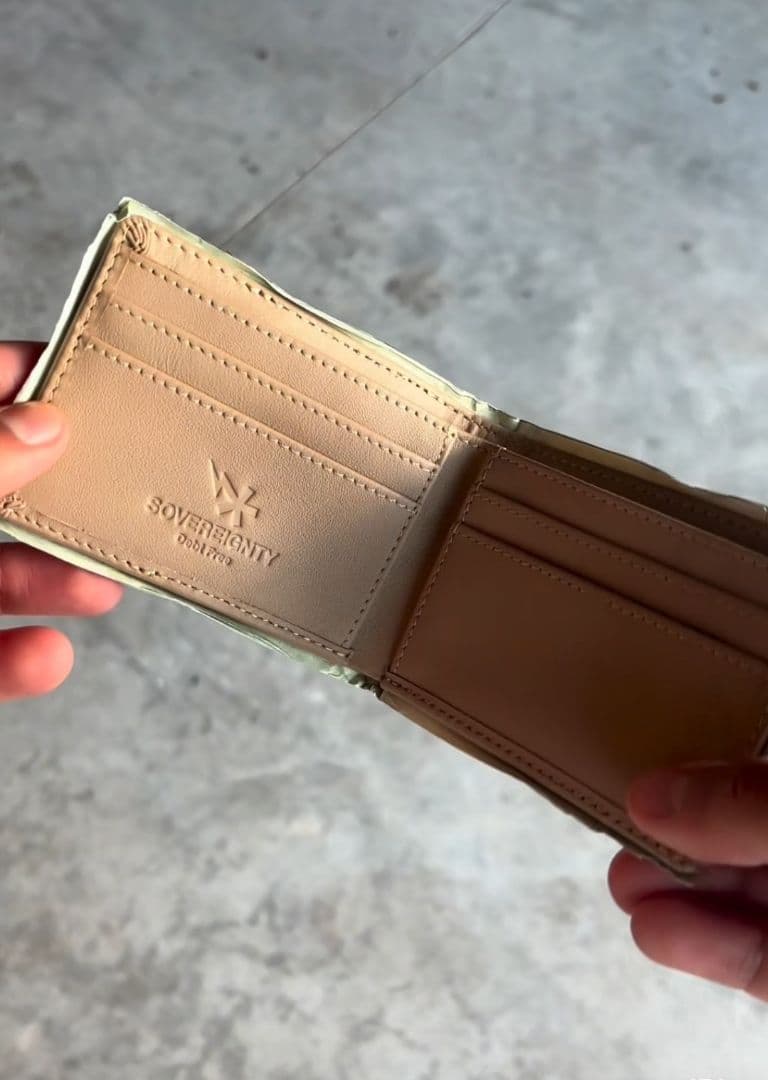 \"Debt Free Stained Money\" アメリカドル 2つ折り財布