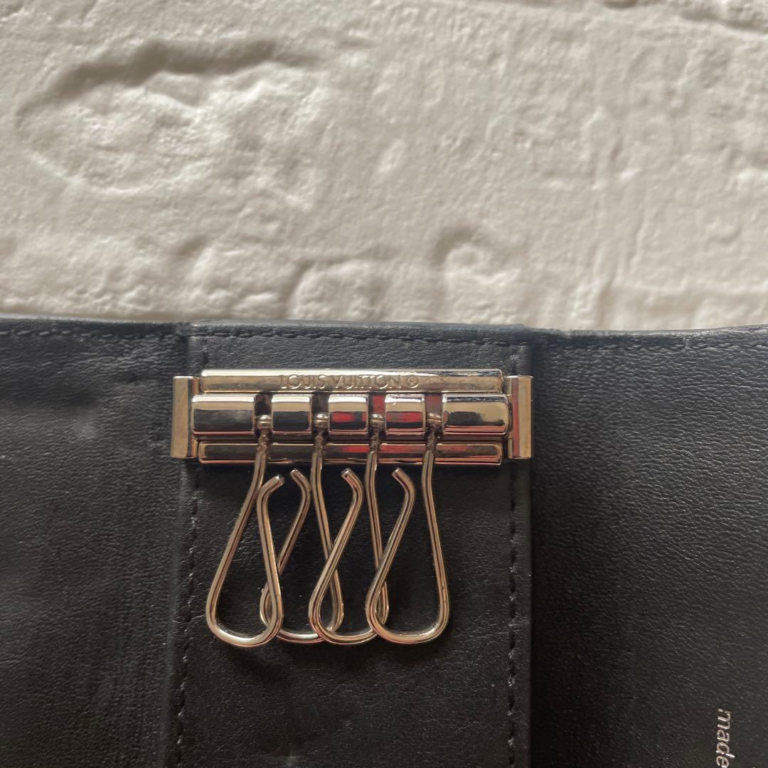 ルイヴィトン　マヒナ4連キーケース(黒)