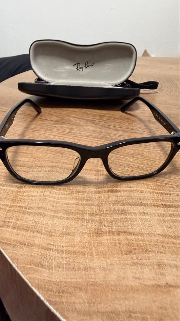 Ray-Ban RB 5345 ブラックサングラス ケース付き