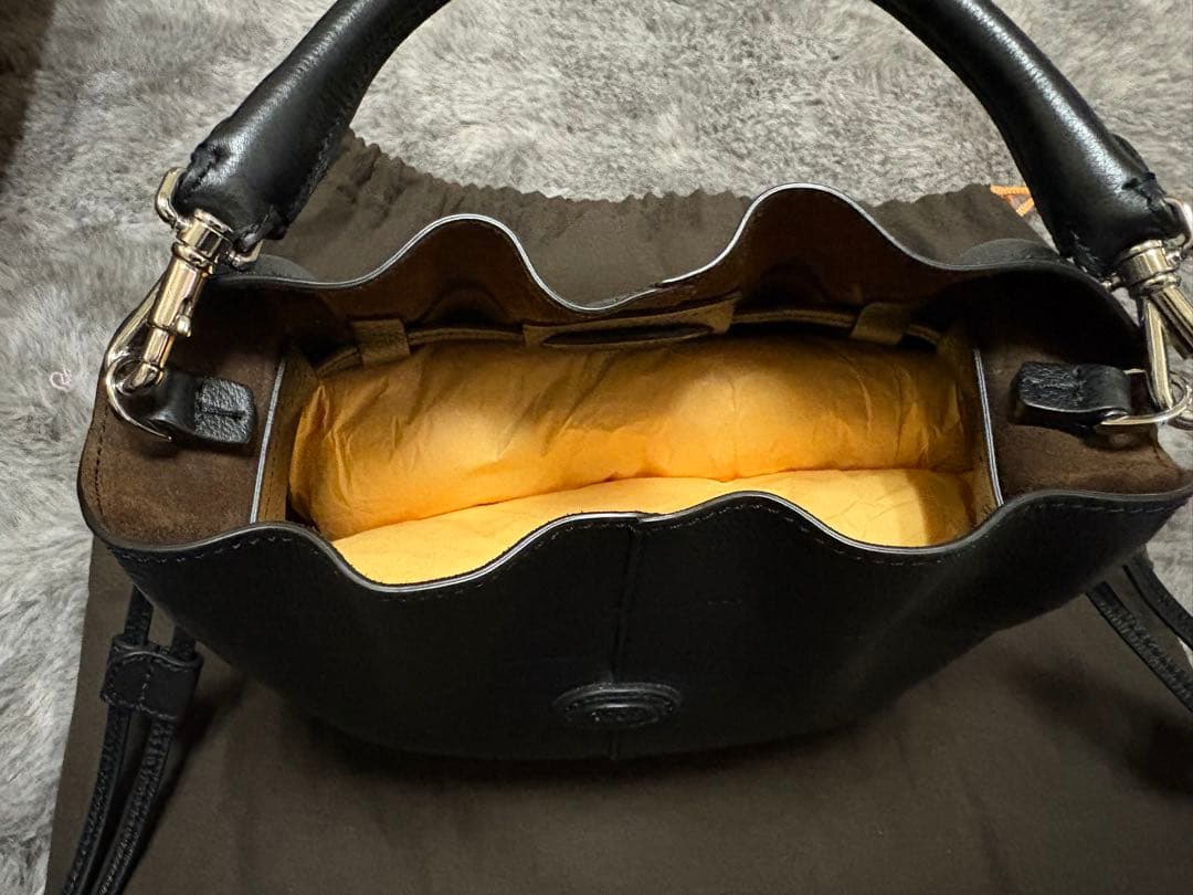 TOD’S ショルダーバッグ