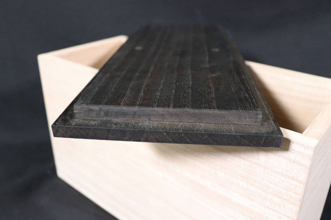 ゆうちゃん【新米保管にオススメ】黒漆塗り　ブラック桐米櫃　5キロ用