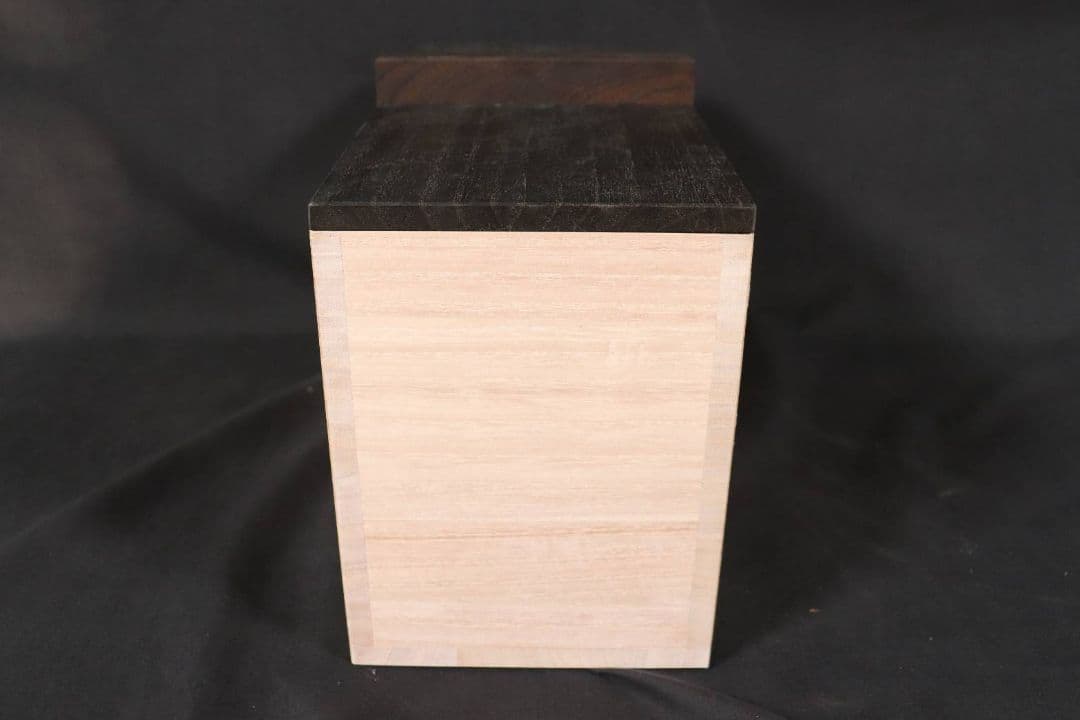 ゆうちゃん【新米保管にオススメ】黒漆塗り　ブラック桐米櫃　5キロ用