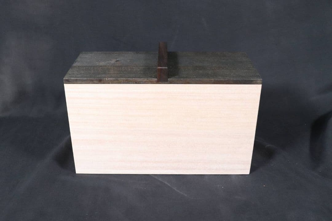 ゆうちゃん【新米保管にオススメ】黒漆塗り　ブラック桐米櫃　5キロ用