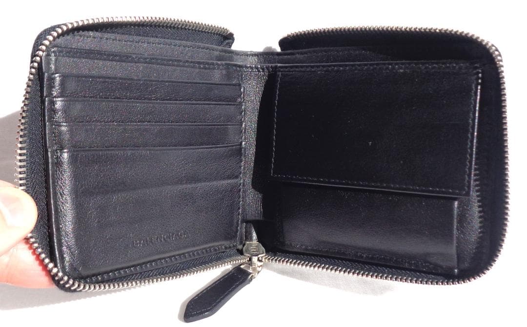 美品 BALENCIAGA パンチングロゴレザーラウンドジップ二つ折り財布 黒