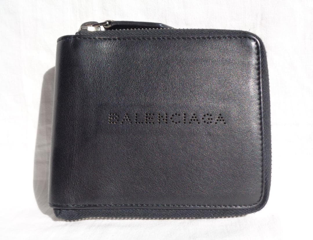美品 BALENCIAGA パンチングロゴレザーラウンドジップ二つ折り財布 黒