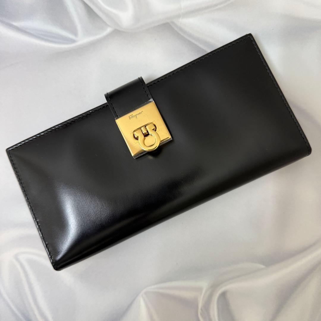 Salvatore Ferragamo フェラガモ ガンチーニ ブラック長財布
