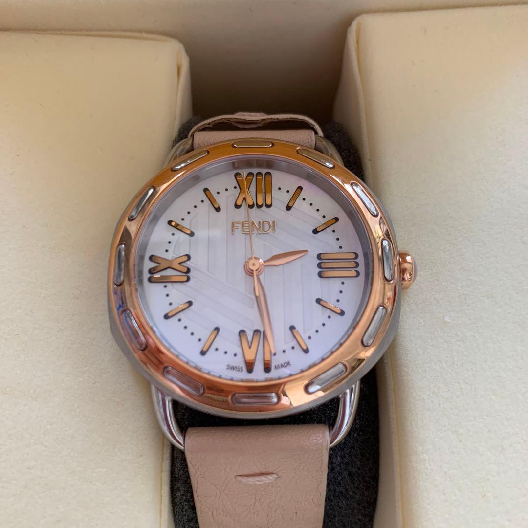 ベルト交換可能　時計