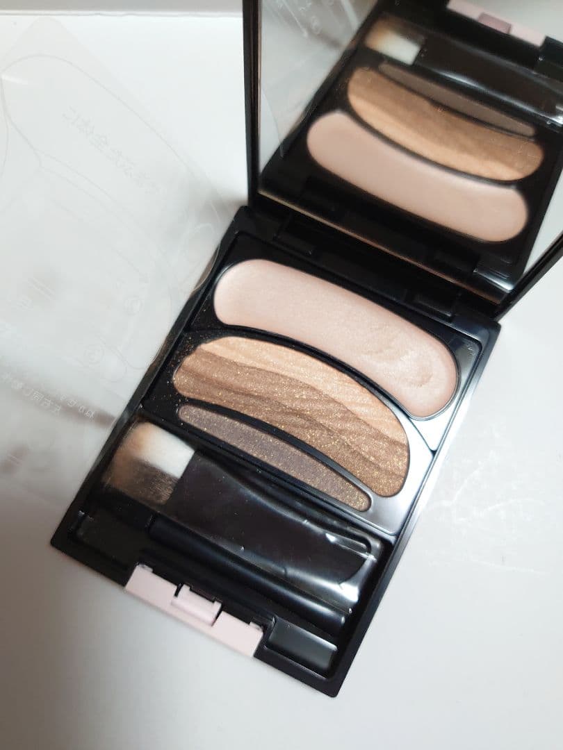 オーブ　AUBE ブラシひと塗りアイシャドウN 11ブラウン系