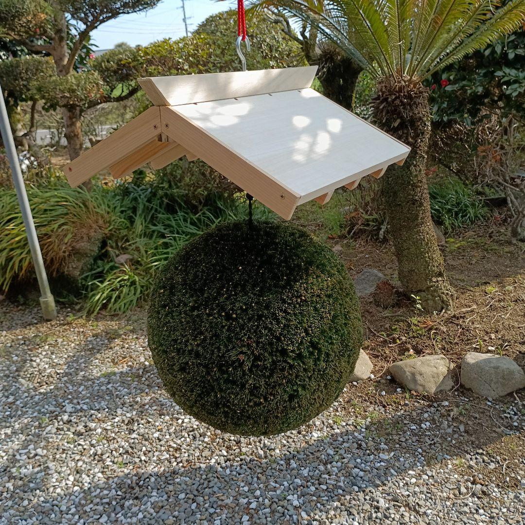 杉玉　直径約33cm　屋根(白木作り）付き