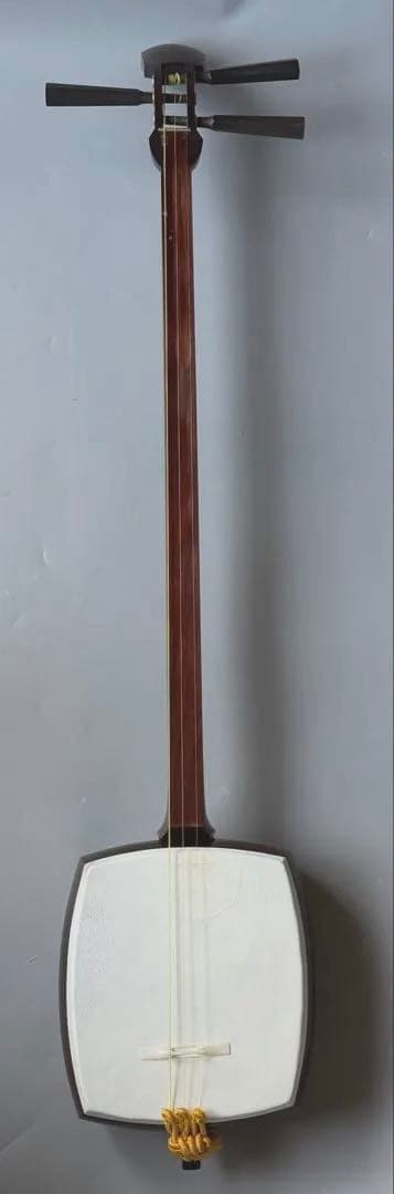 三味線　中竿　東サワリ　皮破れ無し　撥・ハードケースなど付属品多数