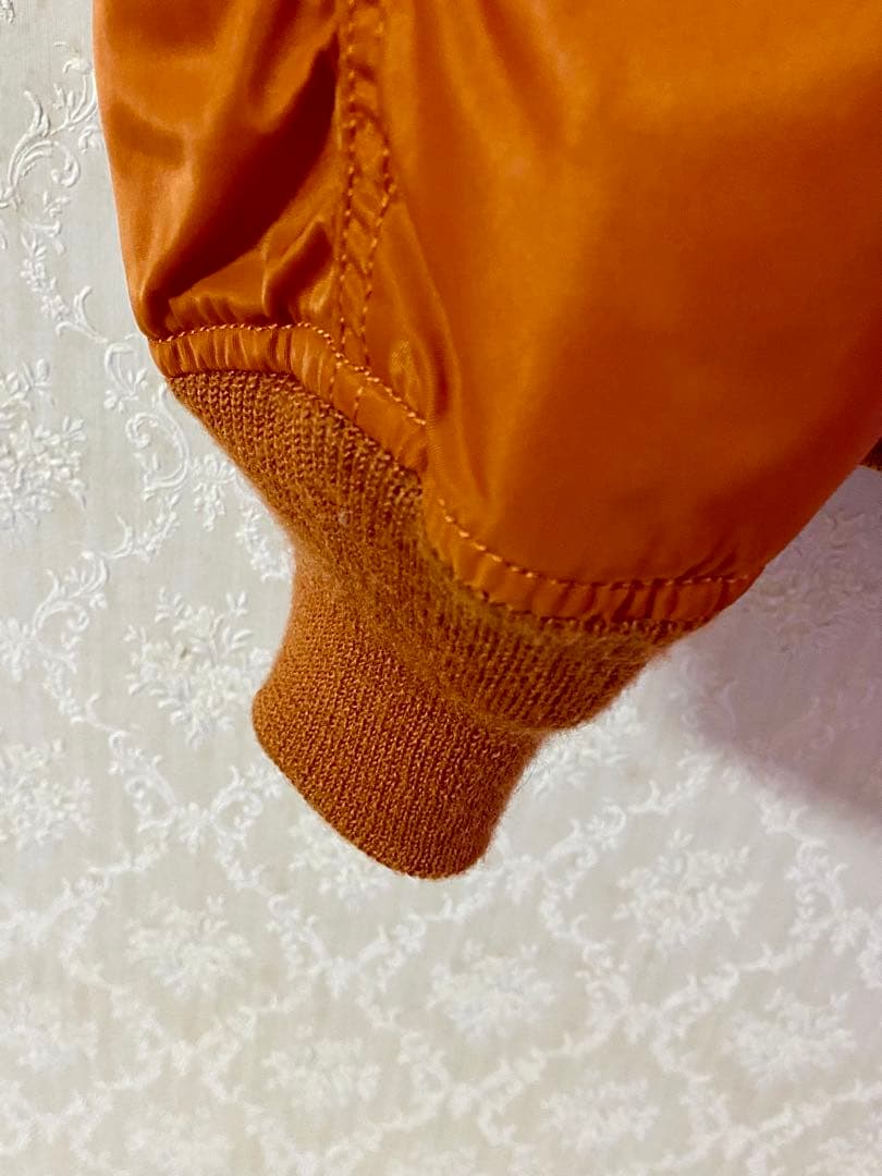 AVIREX・M A-1フライトジャケット・オレンジカラー・Ｌ《リバーシブル》