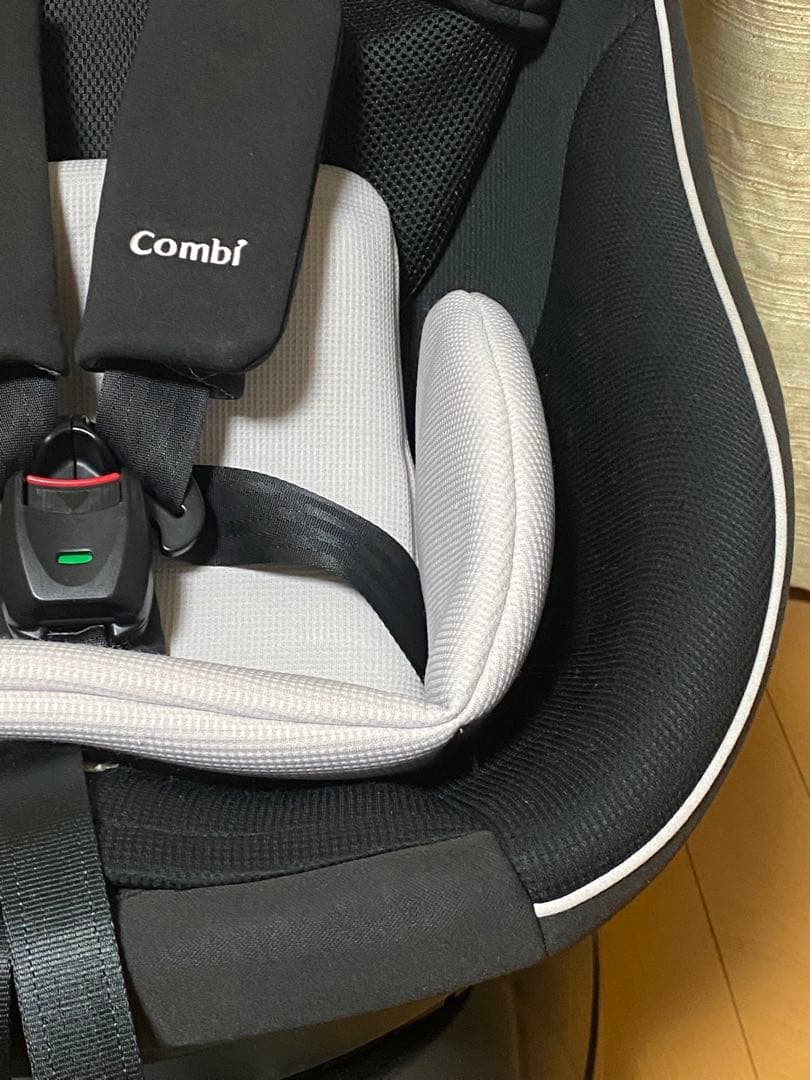 極美品 Combi クルムーヴスマート ISOFIX エッグショックNeo