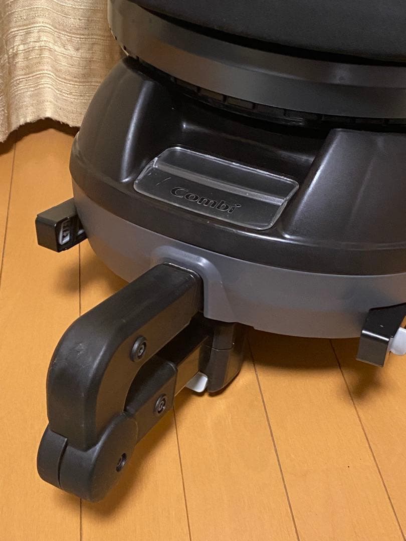 極美品 Combi クルムーヴスマート ISOFIX エッグショックNeo