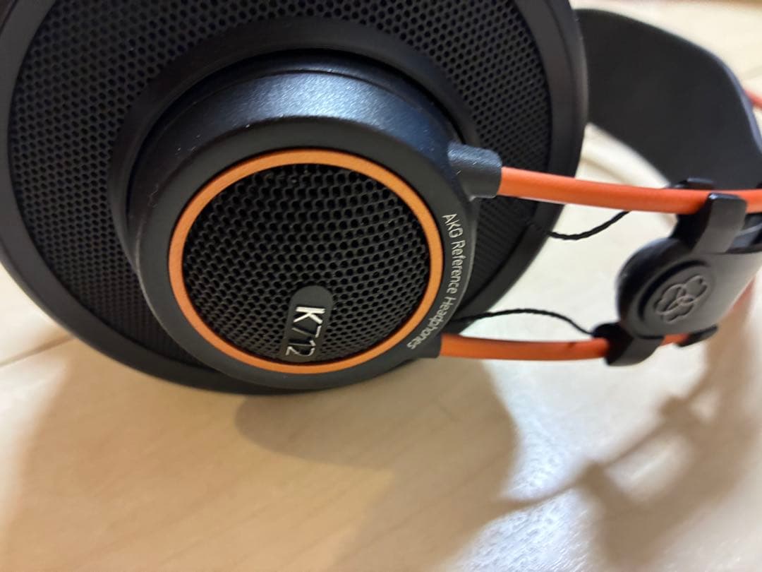 AKG K712 PRO　スタジオモニターヘッドホン