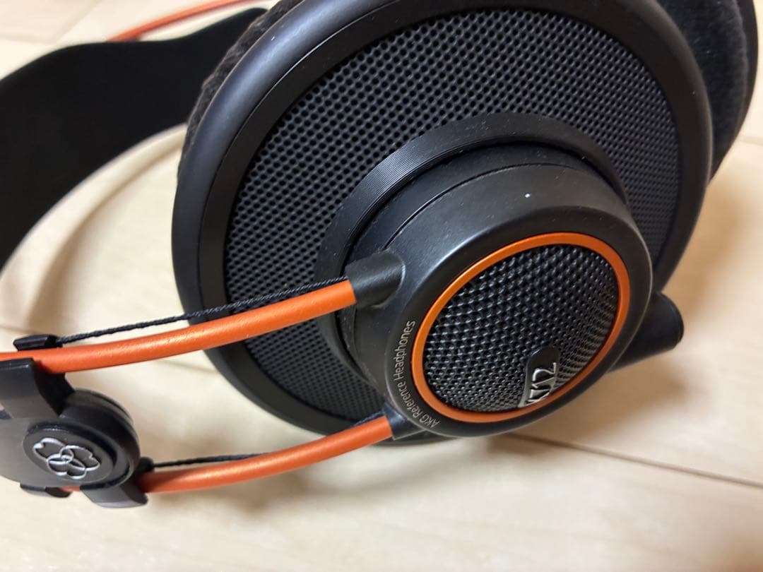 AKG K712 PRO　スタジオモニターヘッドホン